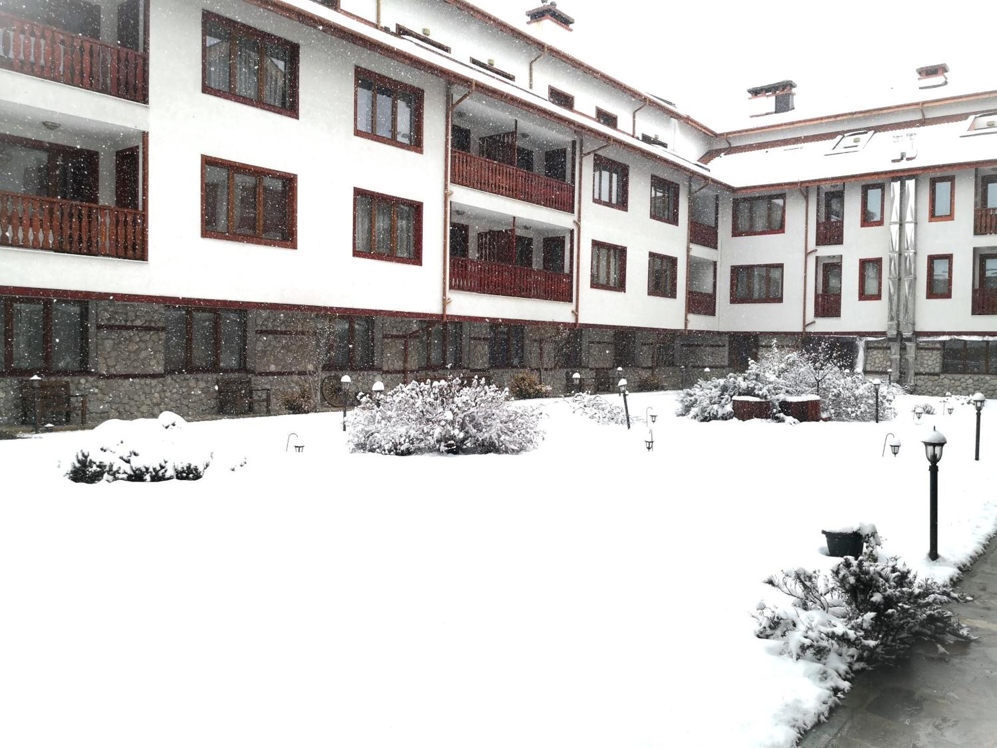 Pirin River Ski, Fun And Family Bansko Bagian luar foto